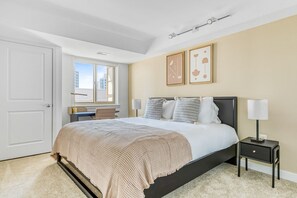 1 habitación, tabla de planchar con plancha, wifi y ropa de cama