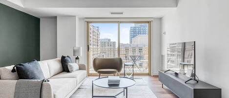 Fernseher, Stereoanlage