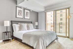 2 室のベッドルーム、アイロン / アイロン台、WiFi、ベッドシーツ