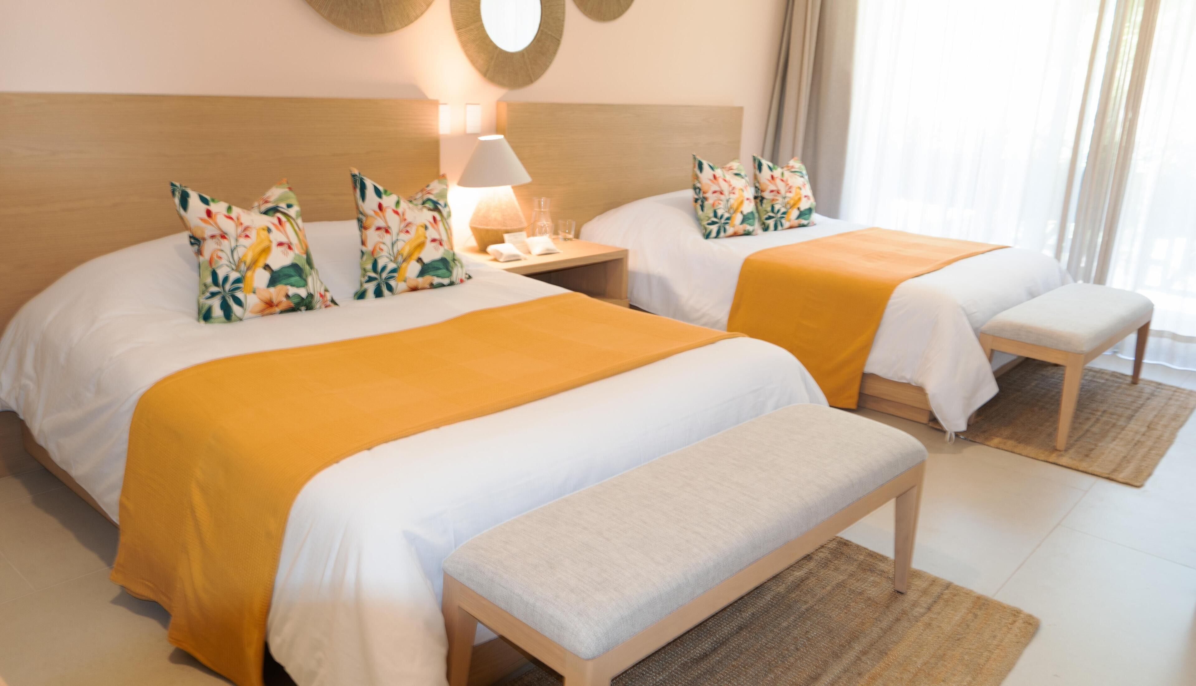 Rom – premium, 2 queensize-senger | Sengetøy av topp kvalitet, safe på rommet og lydisolert