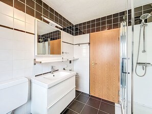Bathroom - Apartment Martin by Interhome (Frankenau)