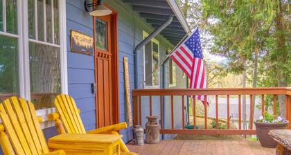 Pet friendly w/dog run, country living & mountain views close to town with wifi