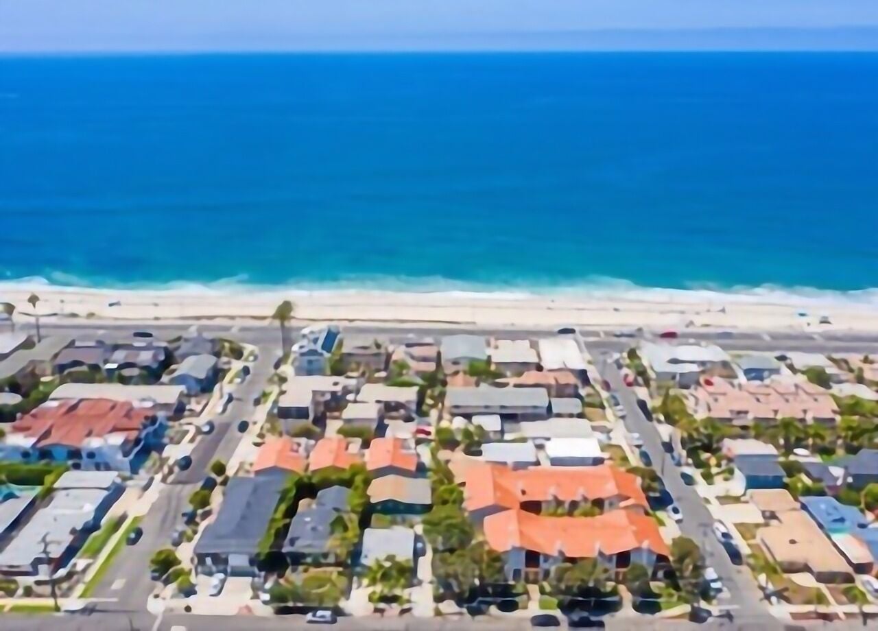 1 block to the sand and cool blue Pacific Ocean in Carlsbad
