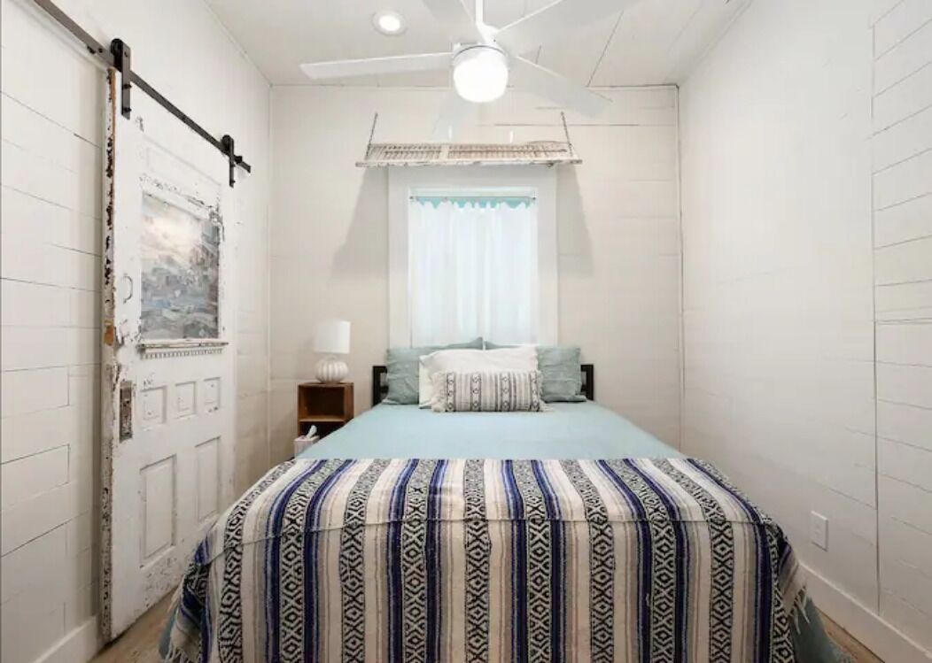 AVER COTTAGE -CHEERFUL & QUITE, 2 BED/1.5 BATH