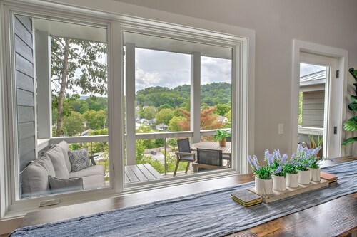 Walk to TN River Activities-Parks-Shops-Dining-Publix