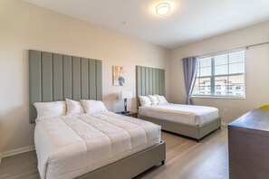 3 bedrooms, desk, iron/ironing board, free WiFi