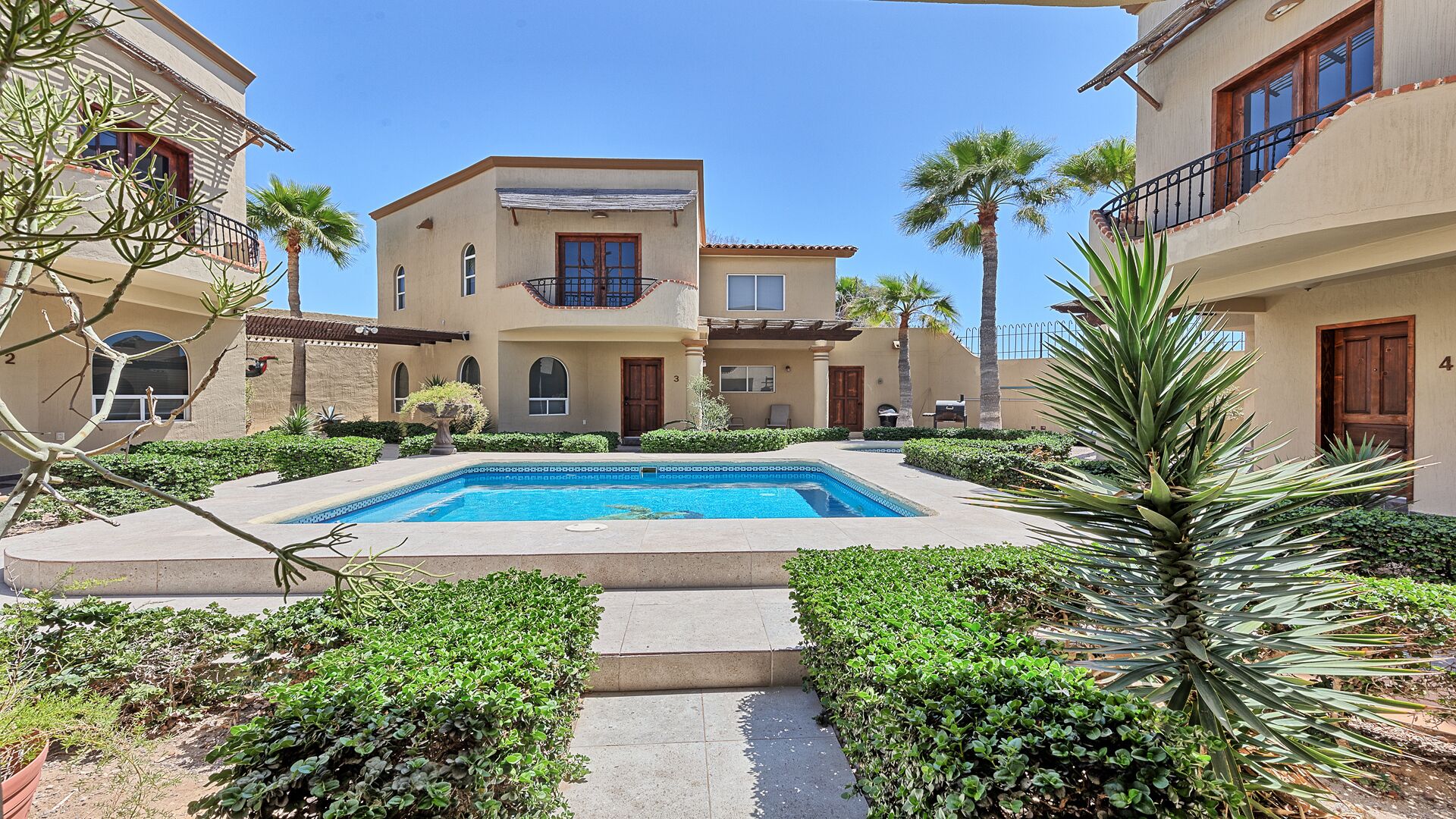 Villa Sonari 1 Great house, complex of 4 houses