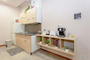 Family Studio (Sicily Loft Catania few min from sea) | Private kitchen | Fridge, oven, stovetop, coffee/tea maker