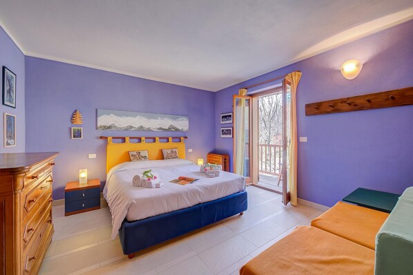 Family Apartment, Multiple Bedrooms (Rebecca's House (few steps from) | 1 bedroom, free WiFi, bed sheets - Rebecca's House (few steps from skiing) (Bardonecchia)