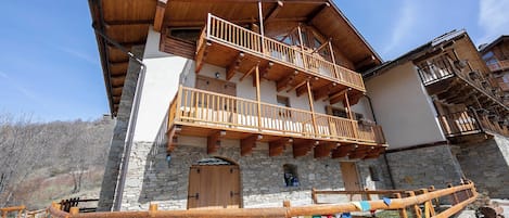 Family Apartment, Multiple Bedrooms (Rebecca's House (few steps from) | Exterior