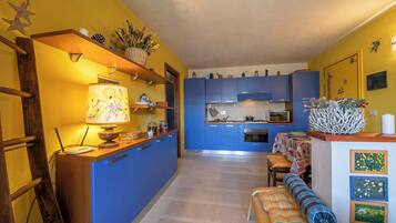 Family Apartment, Multiple Bedrooms (Rebecca's House (few steps from) | Private kitchen | Fridge, microwave, oven, stovetop