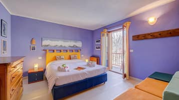 Appartamento familiare, camere multiple (Rebecca's House (few steps from) | 1 camera, Wi-Fi gratuito, lenzuola