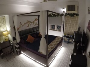 Executive Double Room, 1 King Bed | Premium bedding, memory-foam beds, in-room safe, individually decorated - Kakaku The Guest House (Adilabad)