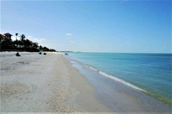 Una playa cerca