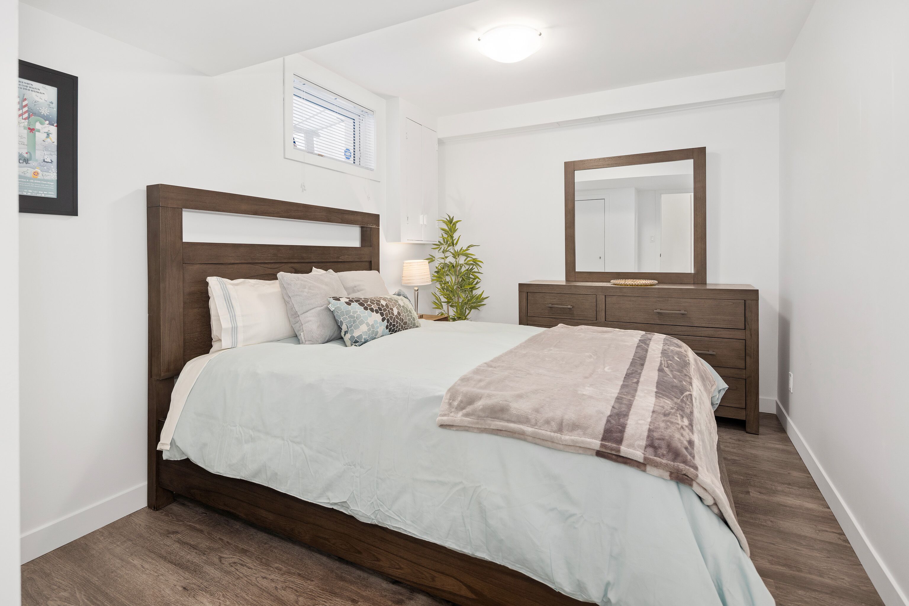 NEW 2Bed Modern Basement-Suite w/ Indoor Fireplace