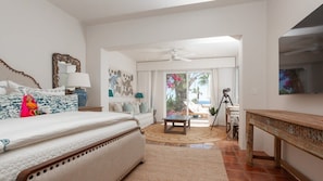 5 bedrooms, desk, iron/ironing board, travel crib