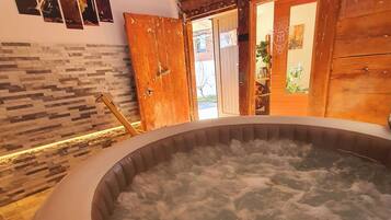 Private spa tub