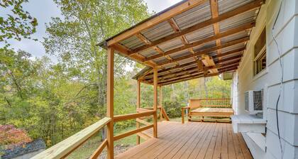 Rustic Retreat w/ Deck: 1 Mi to Table Rock Lake
