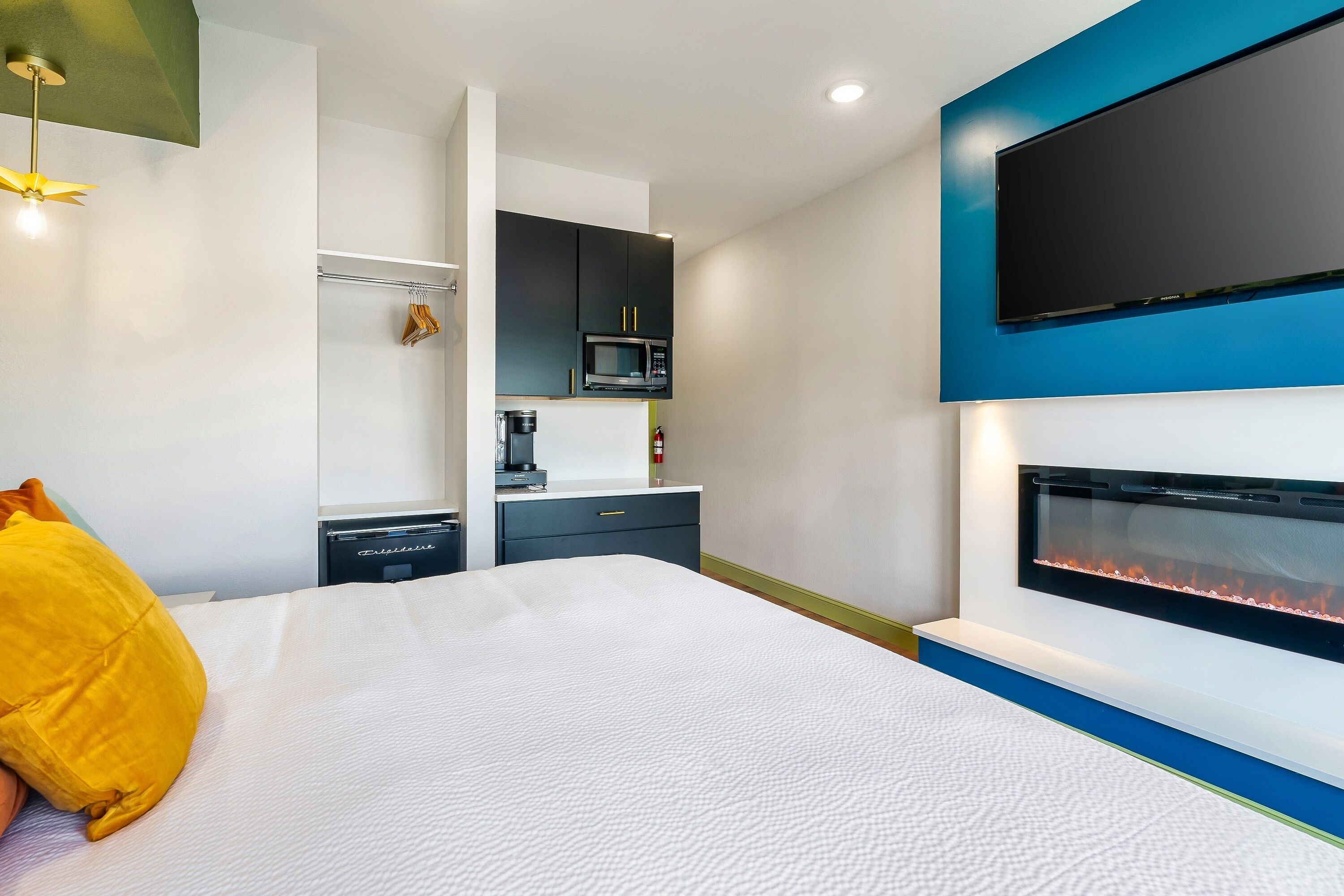 Lake It Up - Lake View / Mountain View / Fire Pit / Corn Hole / Hot Tub