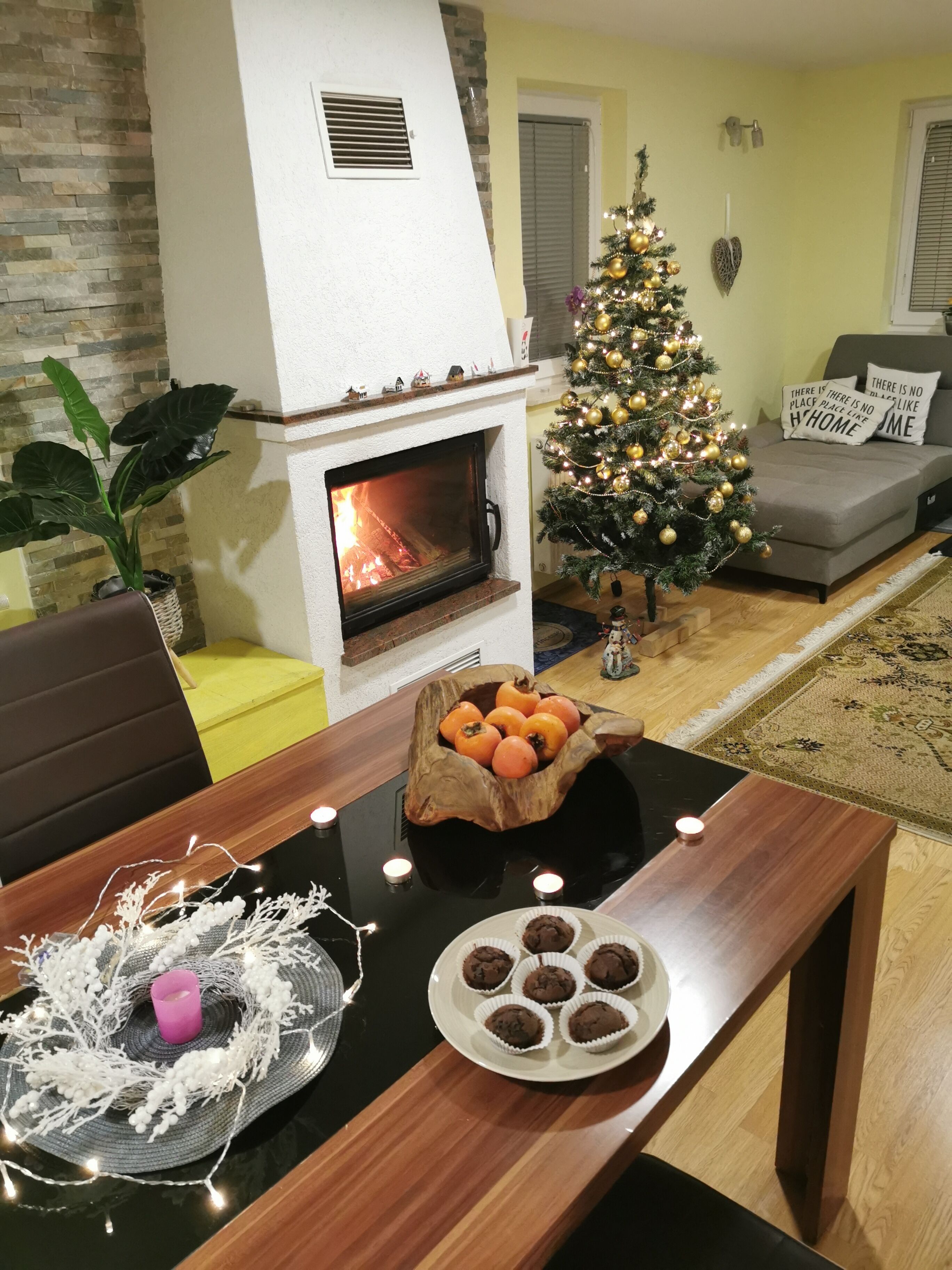 平面電視、壁爐