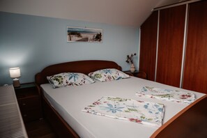 3 habitaciones, cortinas blackout, wifi gratis y ropa de cama 