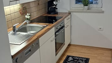 House | Private kitchen | Stovetop, coffee/tea maker, electric kettle, cleaning supplies