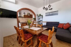 Dining - Traditional Pool Villa in Gruda (Pridvorje)