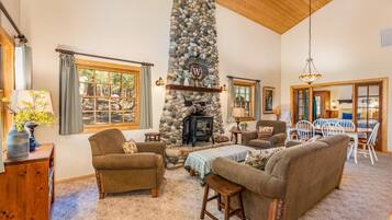 Een televisie en een dvd-speler