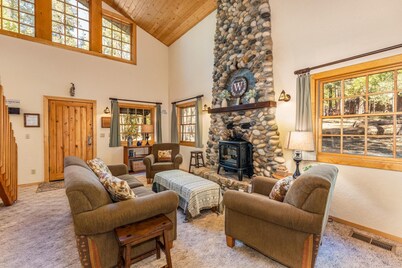 Place to Call Home - Cabin INSIDE Yosemite! - Dog Friendly!