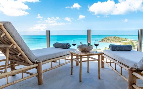 Panorama Suite – Oceanview Luxury Suite at Tamarind Hills, Antigua