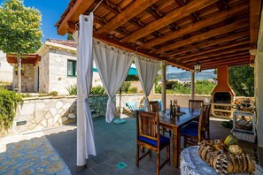 House (Four Bedroom Holiday Home with Swimmi) | BBQ/picnic area - Dubrovnik Chalets (Konavle)