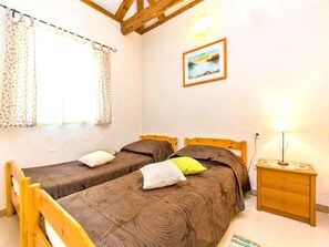 獨棟房屋 (Four Bedroom Holiday Home with Swimmi) | 4 間臥室、無線上網