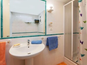 Hair dryer, towels - Apartment Artit by Interhome (L'Estartit)