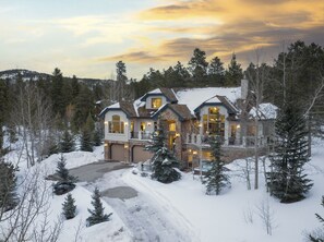 Exterior - Trail walk to town, Panoramic views of Breck Resort, Hot tub, Elegant Finishes!! (Breckenridge)