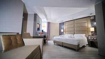 Comfort Room | Premium bedding, down duvets, pillow-top beds, minibar