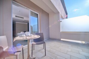 Superior Room | Terrace/patio - PARK HOTEL LE DUNE DI GIOVINO (Catanzaro)