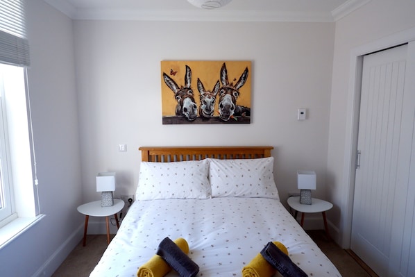 2 bedrooms, iron/ironing board, travel cot, free WiFi