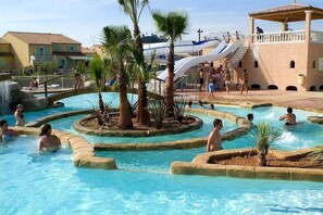 Pool - Vidauban Cozy House with Water Slides (Vidauban)