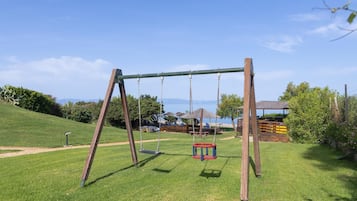 Children’s play area – outdoor