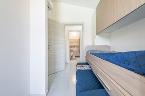 2 bedrooms, WiFi, bed sheets - Villetta Rosmarino Villasimius close to Centre with Shared Pool & A/C (Villasimius)