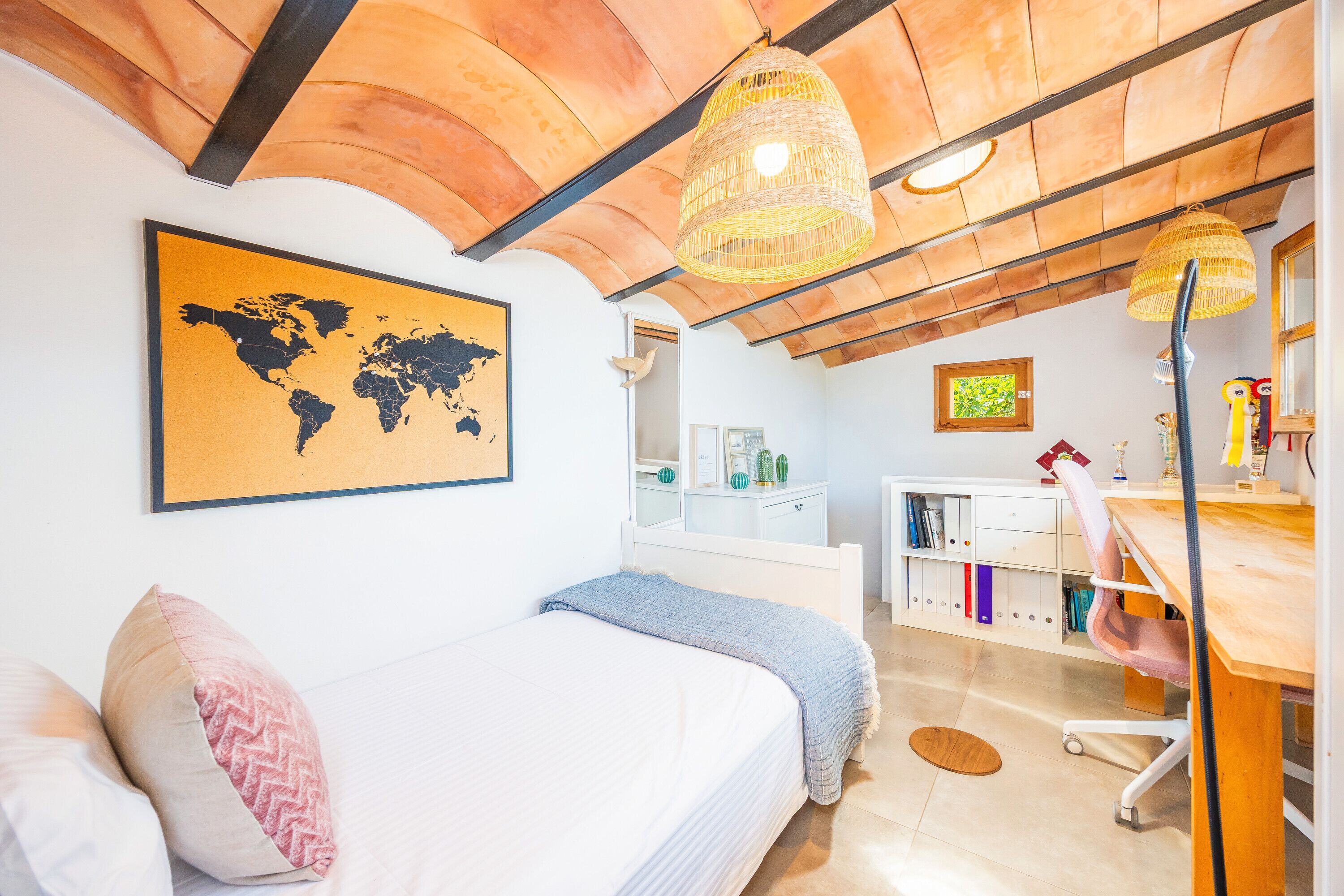 3 habitaciones, tabla de planchar con plancha y wifi gratis 