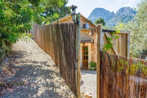 Property grounds - Country House "Els Abats" with Garden & Wi-Fi (Fornalutx)