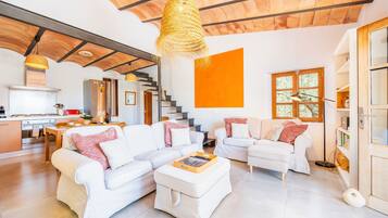 Televisie en een open haard