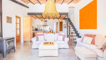 Télévision, cheminée