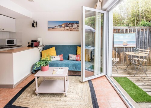 Apartment 'Les Canonniers' close to the Beach with Pool, Terrace & Balcony