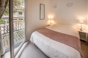 3 chambres, fer et planche à repasser, Wi-Fi gratuit, draps fournis