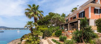 Holiday Home Es Niu with Sea View, Garden and Wi-Fi