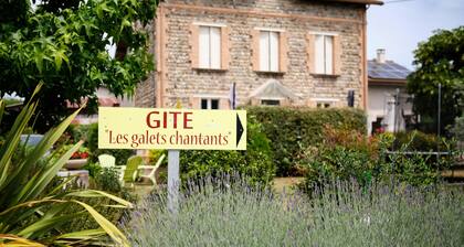 Holiday Home 'Gîte Les Galets Chantants' with Mountain View, Private Terrace and Wi-Fi