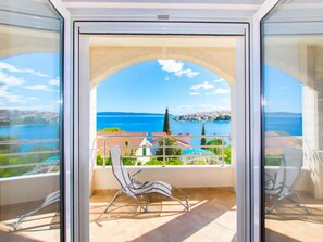 Balcony - Apartments Villa Marta (Okrug)