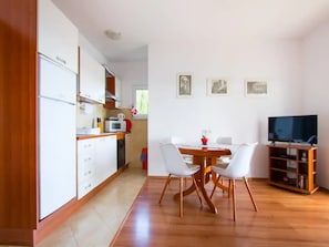 Apartment (Superior One Bedroom apartment Split ) | Private kitchen | Fridge - Apartments Villa Marta (Okrug)